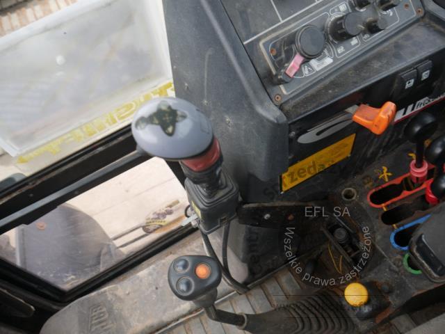 33 - Ciągnik rolniczy JCB FASTRAC 2140 2006r.
