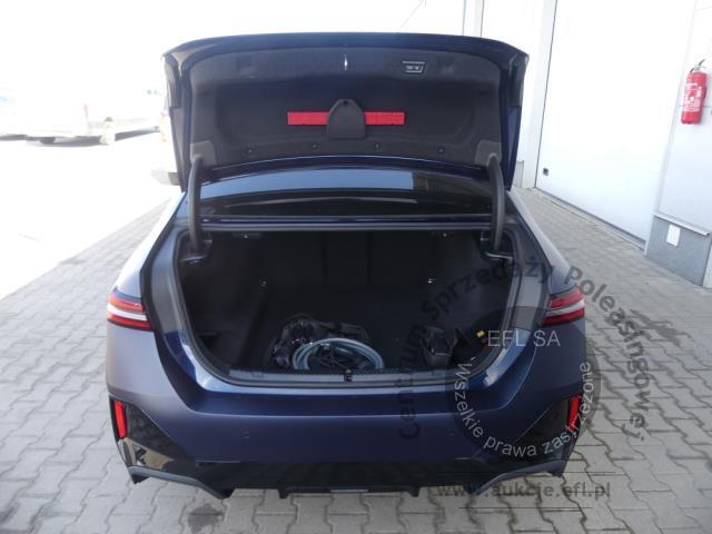 11 - BMW 550E XDRIVE HYBRYDA PLUG-IN 2024r.
