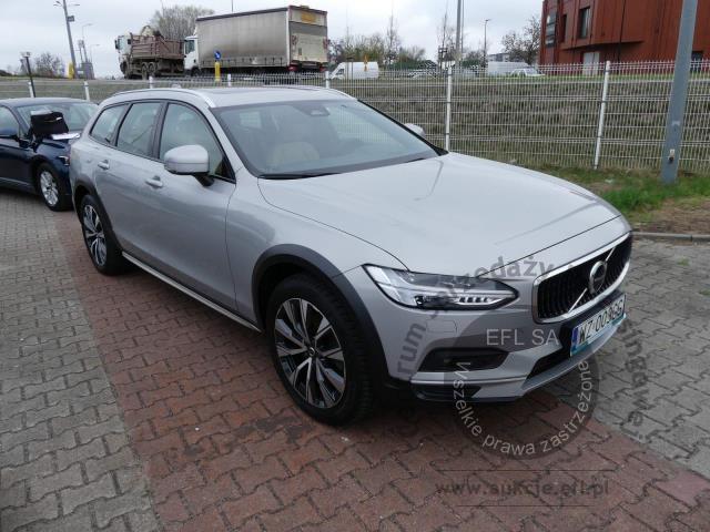 2 - Volvo V90 Cross Country B5 D AWD 2023r. WZ003GG AUTO MOTO CENTRUM Sp. z o.o. Poznań 61-312, ul. Ostrowska  328