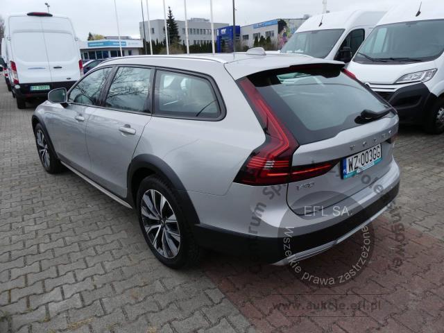 5 - Volvo V90 Cross Country B5 D AWD 2023r. WZ003GG AUTO MOTO CENTRUM Sp. z o.o. Poznań 61-312, ul. Ostrowska  328