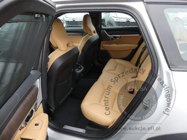 6 - Volvo V90 Cross Country B5 D AWD 2023r. WZ003GG AUTO MOTO CENTRUM Sp. z o.o. Poznań 61-312, ul. Ostrowska  328