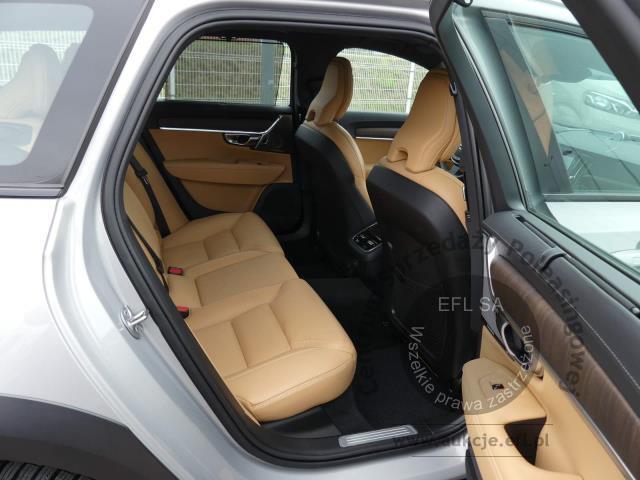 8 - Volvo V90 Cross Country B5 D AWD 2023r. WZ003GG AUTO MOTO CENTRUM Sp. z o.o. Poznań 61-312, ul. Ostrowska  328