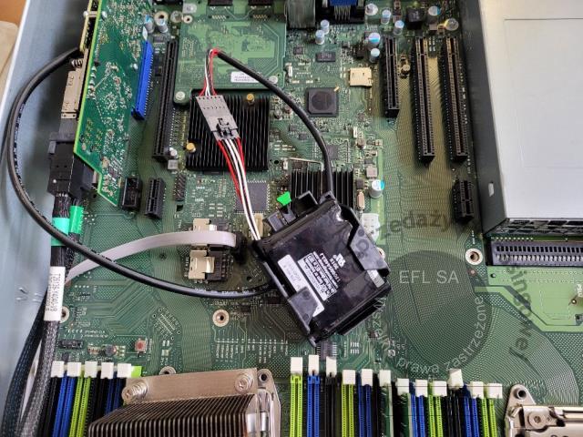 12 - Serwer Fujitsu D30