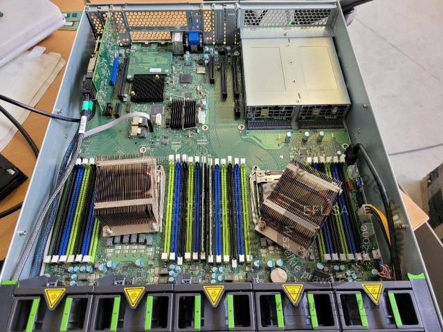9 - Serwer Fujitsu D30