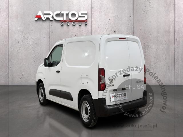 2 - Toyota Proace City 1.5 D-4D Standard 2,0t Active Furgon 2022r. DW6TX87 Pojazd znajduje się w firmie ARCTOS GROUP sp. z o.o. Al. Krakowska 7, 02-183 Warszawa