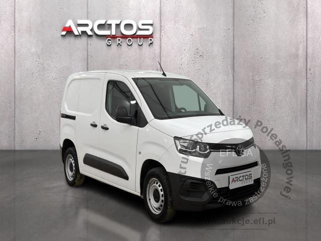 3 - Toyota Proace City 1.5 D-4D Standard 2,0t Active Furgon 2022r. DW6TX87 Pojazd znajduje się w firmie ARCTOS GROUP sp. z o.o. Al. Krakowska 7, 02-183 Warszawa