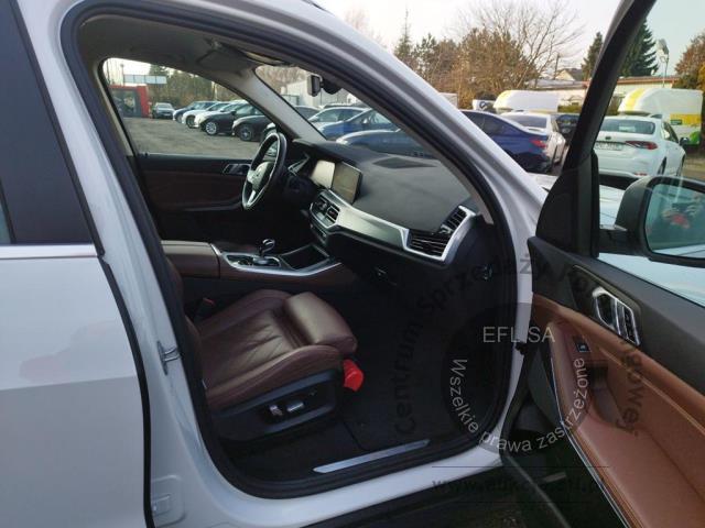 9 - BMW X5 xDrive40i mHEV aut Kombi  2022r. WZ735FX Pojazd znajduje się w firmie ARCTOS GROUP sp. z o.o. Al. Krakowska 7, 02-183 Warszawa