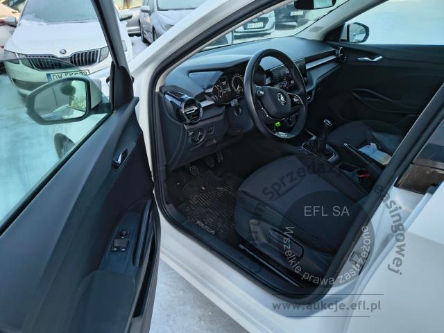 5 - Skoda Fabia 1.0 Ambition Hatchback 2023r. WZ712GG UWAGA!! Pojazd znajduje się w firmie Arctos Sp. z o.o. Warszawa, Al. Krakowska 7, 02-183 Warszawa