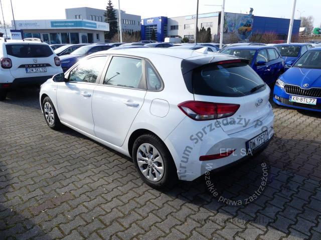 2 - Hyundai i30 1.6 D Classic + 2021r. DW1PF01 UWAGA!! Pojazd znajduje się w firmie AUTO MOTO CENTRUM sp. z o.o. ul. Ostrowska 328 (przy Trasie Katowickiej) 61-312 Poznań
