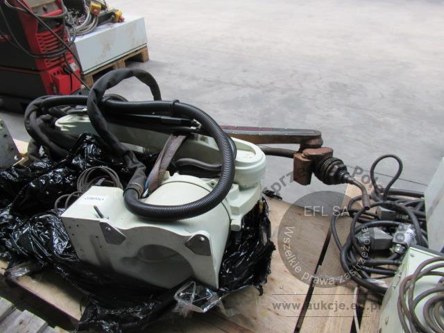8 - Robot spawalniczy Kawasaki BA006L