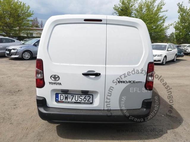 6 - Toyota  Proace City 2022r. DW7US62 Pojazd znajduje się w firmie ARCTOS GROUP sp. z o.o. Al. Krakowska 7, 02-183 Warszawa