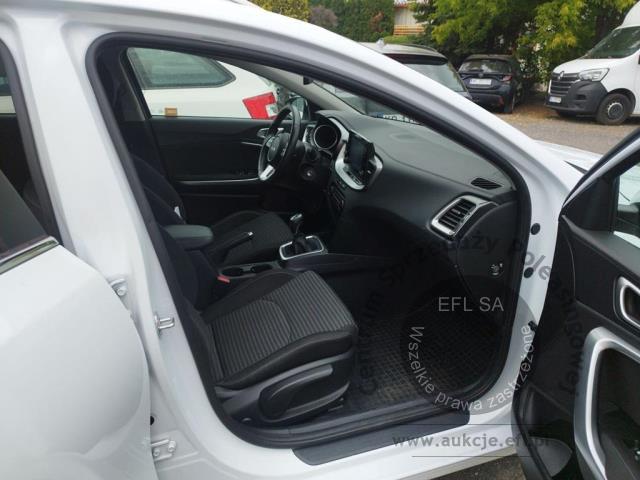 10 - Kia  Ceed  2023r. WZ548GG Pojazd znajduje się w firmie ARCTOS GROUP sp. z o.o. Al. Krakowska 7, 02-183 Warszawa