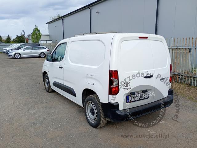 6 - Toyota Proace City 1.5 D-4D Standard  2022r. DW5UR35 Pojazd znajduje się w firmie ARCTOS GROUP sp. z o.o. Al. Krakowska 7, 02-183 Warszawa
