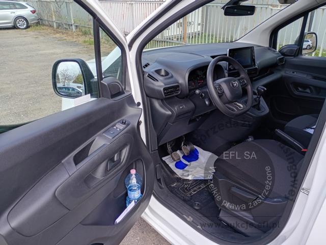 8 - Toyota Proace City 1.5 D-4D Standard  2022r. DW5UR35 Pojazd znajduje się w firmie ARCTOS GROUP sp. z o.o. Al. Krakowska 7, 02-183 Warszawa