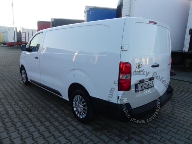2 - Toyota Proace 2.0 D-4D Long 3,1t 2022r. DW2SW58 Magnice