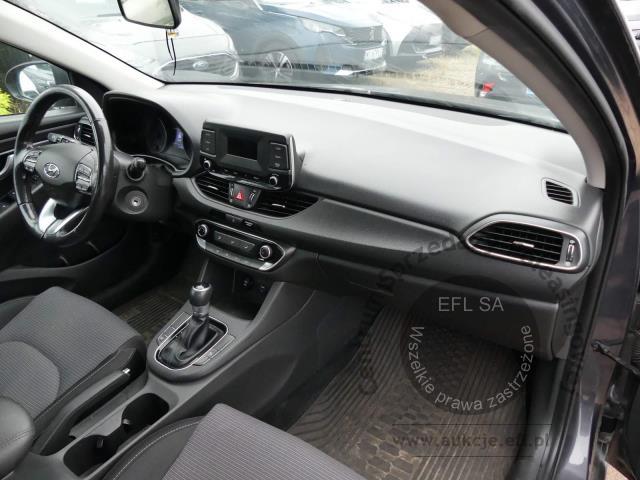 13 - Hyundai  i30 1.6 D Classic + DCT Kombi 2021r. WI709LJ AUTO MOTO CENTRUM Sp. z o.o. Poznań 61-312, ul. Ostrowska 328