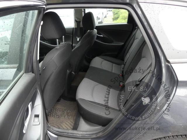9 - Hyundai  i30 1.6 D Classic + DCT Kombi 2021r. WI709LJ AUTO MOTO CENTRUM Sp. z o.o. Poznań 61-312, ul. Ostrowska 328