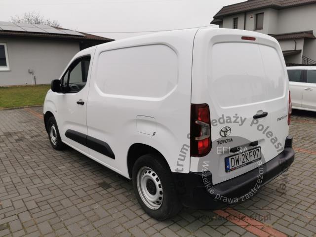 4 - Toyota Proace City 1.5 D-4D Standard  2020r. DW2KF97 UWAGA!! Pojazd znajduje się w lokalizacji: Janki, Al. Krakowska 52, 05-090 Janki