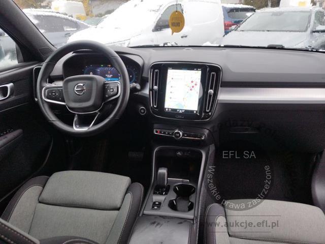 9 - Volvo  XC40 B3 Core 2022r. WND1856C Pojazd znajduje się w firmie ARCTOS GROUP sp. z o.o. Al. Krakowska 7, 02-183 Warszawa