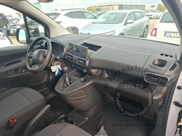 11 - Toyota Proace City 1.5 D-4D Standard 2022r. DW3TW73 Magnice