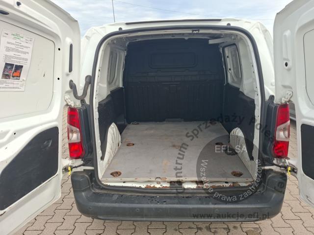 8 - Toyota Proace City 1.5 D-4D Standard 2022r. DW3TW73 Magnice