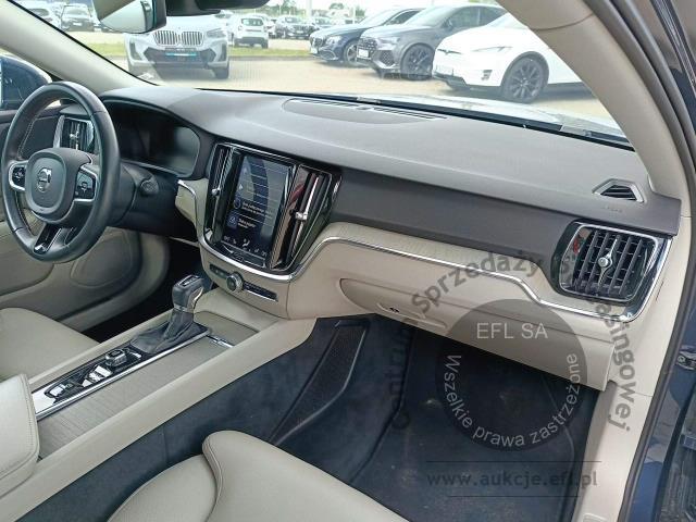 11 - Volvo V60 T4 Inscription automat 2020r. DW5HE10 Magnice