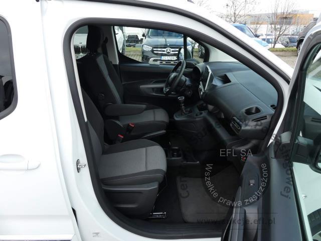 6 - Toyota Proace City Verso 1.5 D-4D  2023r. DW5WK53 Magnice