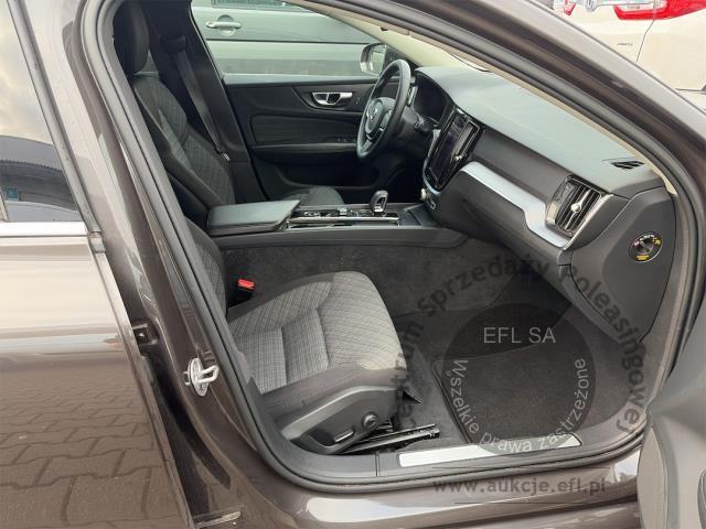 11 - Volvo V60 B3 B Core Automat Kombi 2023r. DW5VH89 Magnice