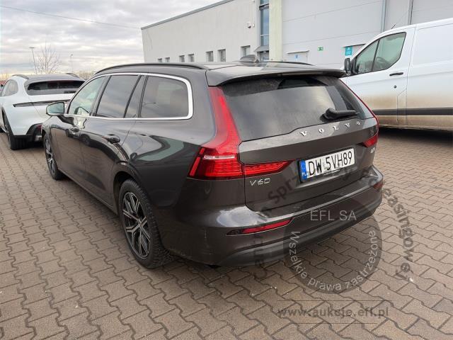 4 - Volvo V60 B3 B Core Automat Kombi 2023r. DW5VH89 Magnice