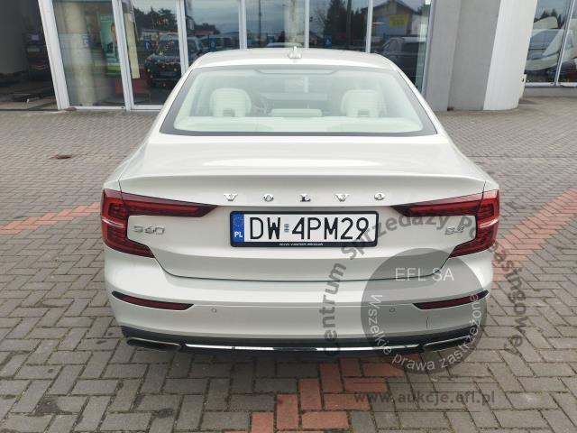 4 - Volvo S60 B4 B Inscription aut 2021r. DW4PM29 UWAGA!! Pojazd znajduje się w firmie AUTO MOTO CENTRUM sp. z o.o. ul. Ostrowska 328 (przy Trasie Katowickiej) 61-312 Poznań