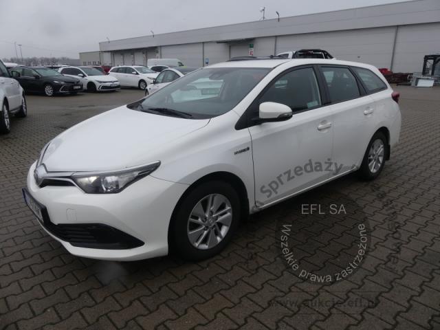 1 - TOYOTA  AURIS 1.8 HYBRID 135 ACTIVE 2017r.