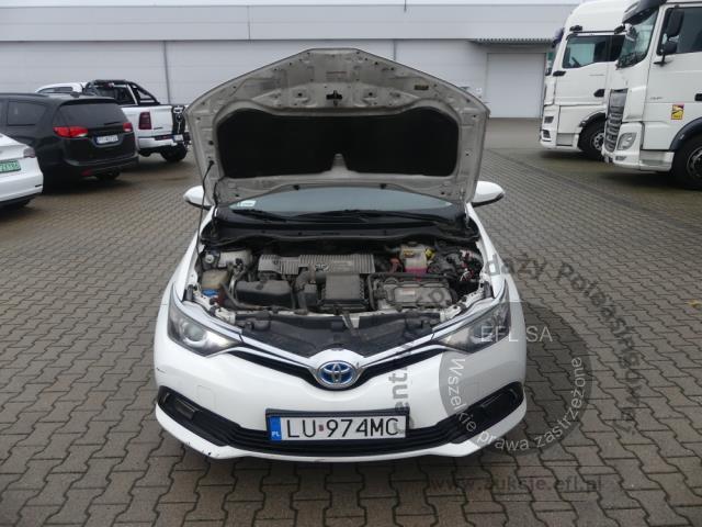 3 - TOYOTA  AURIS 1.8 HYBRID 135 ACTIVE 2017r.