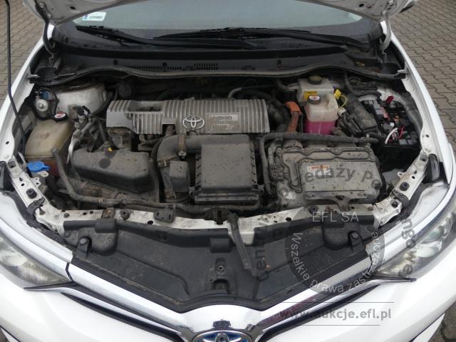 4 - TOYOTA  AURIS 1.8 HYBRID 135 ACTIVE 2017r.
