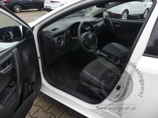 9 - TOYOTA  AURIS 1.8 HYBRID 135 ACTIVE 2017r.