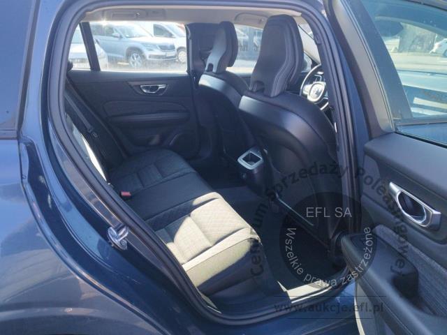 11 - Volvo V60 B3 B Essential aut Kombi 2022r. WZ352FT Pojazd znajduje się w firmie ARCTOS GROUP sp. z o.o. Al. Krakowska 7, 02-183 Warszawa