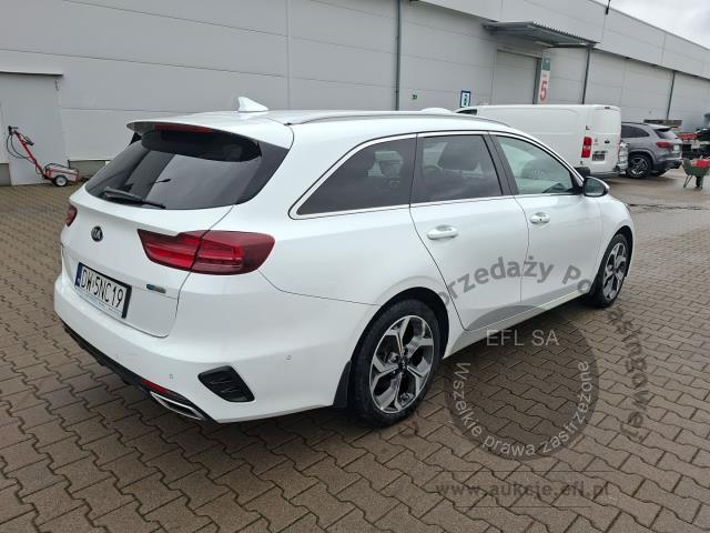 4 - Kia Ceed 1.6 GDI PHEV L DCT 2021r. DW5NC19 Magnice