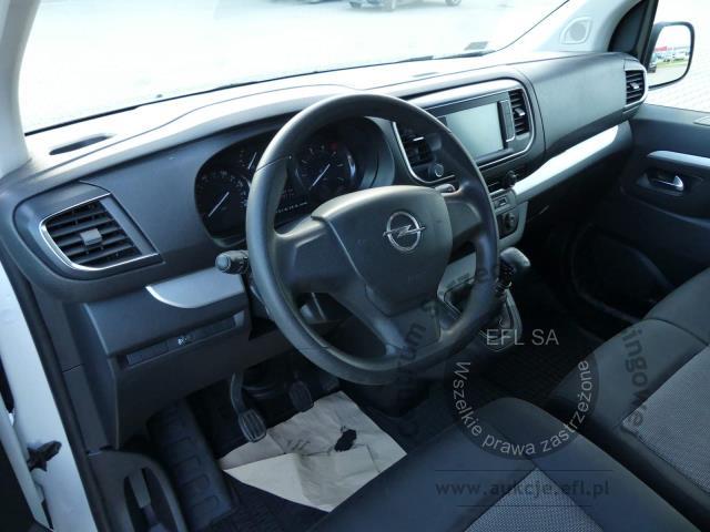 8 - Opel Vivaro 2.0 CDTI Extra Long 3,1 2022r. DW3TE48 Magnice