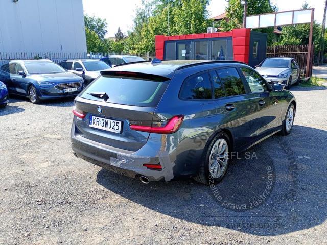 12 - BMW  Seria 3 2021r. KR3WJ25 Pojazd znajduje się w firmie ARCTOS GROUP sp. z o.o. Al. Krakowska 7, 02-183 Warszawa