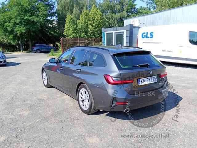 4 - BMW  Seria 3 2021r. KR3WJ25 Pojazd znajduje się w firmie ARCTOS GROUP sp. z o.o. Al. Krakowska 7, 02-183 Warszawa