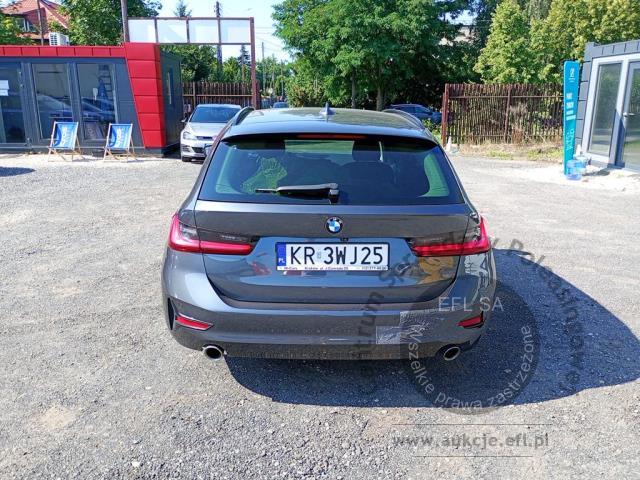 5 - BMW  Seria 3 2021r. KR3WJ25 Pojazd znajduje się w firmie ARCTOS GROUP sp. z o.o. Al. Krakowska 7, 02-183 Warszawa