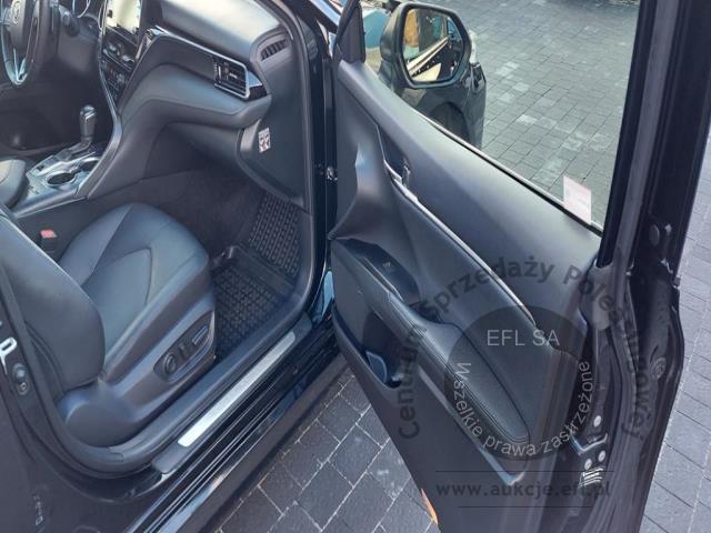 7 - TOYOTA  CAMRY 2.5 Hybrid Executive CVT 2022r. SK667WU Pojazd znajduje się w firmie AACAR sp. z o.o. Jawornik 90, 32-400 Myślenice