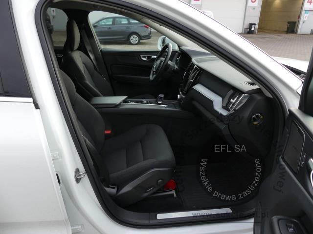 6 - Volvo XC60 B4 D AWD Momentum Pro aut 2021r. SK214VS Magnice