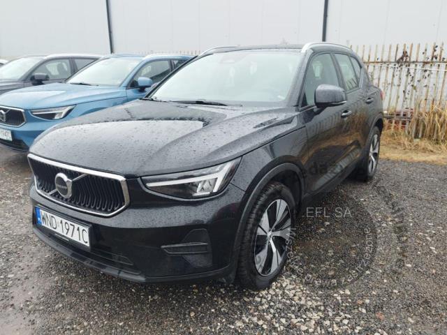 1 - Volvo XC40 B3 Core aut Kombi 2022r.  WND1971C Pojazd znajduje się w firmie ARCTOS GROUP sp. z o.o. Al. Krakowska 7, 02-183 Warszawa