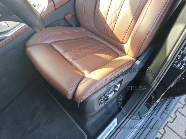 11 - BMW X7 XDRIVE40D MHEV 2022r.