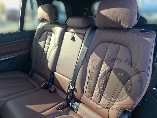 17 - BMW X7 XDRIVE40D MHEV 2022r.