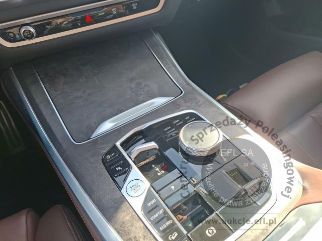 19 - BMW X7 XDRIVE40D MHEV 2022r.