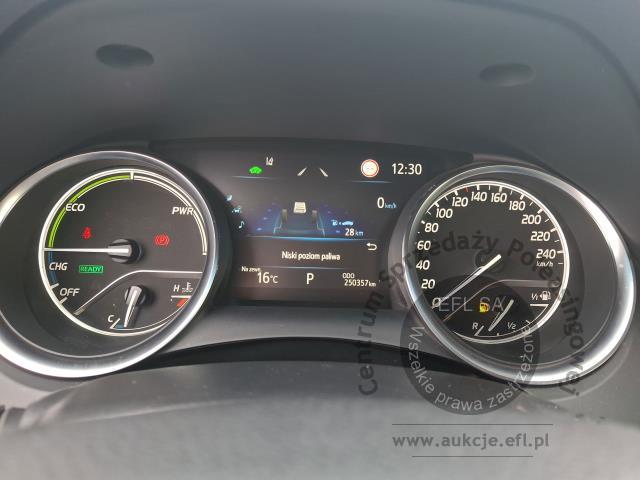 13 - TOYOTA CAMRY 2.5 HYBRID CVT COMFORT 2021r.