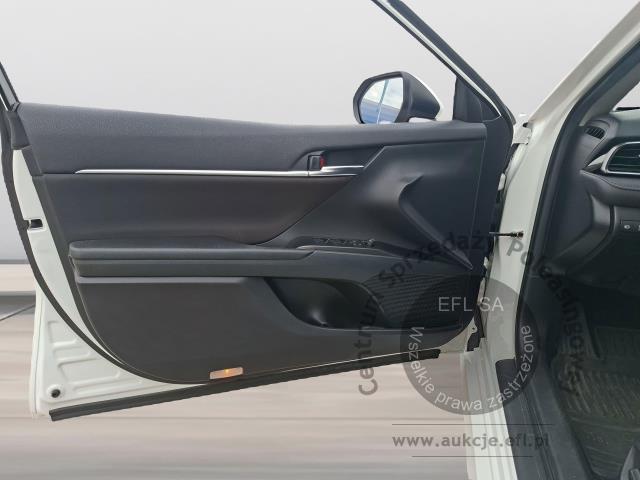 9 - TOYOTA CAMRY 2.5 HYBRID CVT COMFORT 2021r.