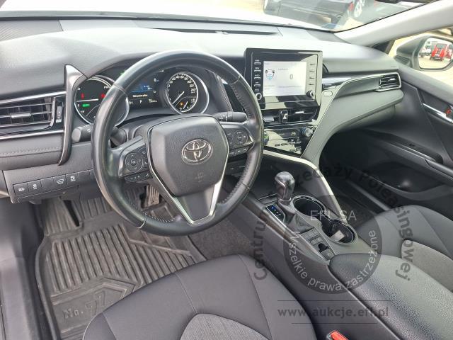10 - TOYOTA CAMRY 2.5 HYBRID CVT COMFORT 2021r.
