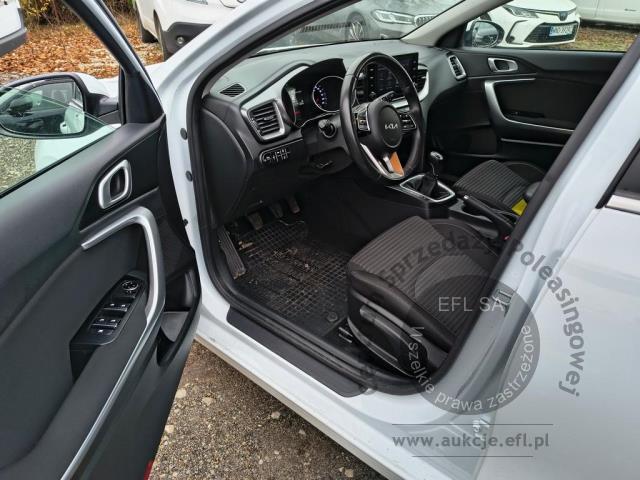 7 - Kia  Ceed 1.0 T-GDI M 2022r. WND1952C Pojazd znajduje się w firmie ARCTOS GROUP sp. z o.o. Al. Krakowska 7, 02-183 Warszawa